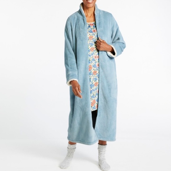 LL Bean Wicked Plush Robe - Picture 14 of 16
